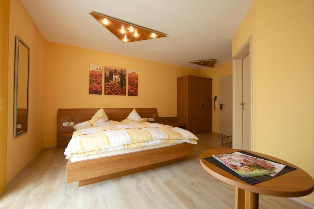Kleines Landhaus Wendel Hotel Kapellen-Drusweiler Buitenkant foto