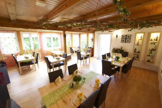 Kleines Landhaus Wendel Hotel Kapellen-Drusweiler Buitenkant foto